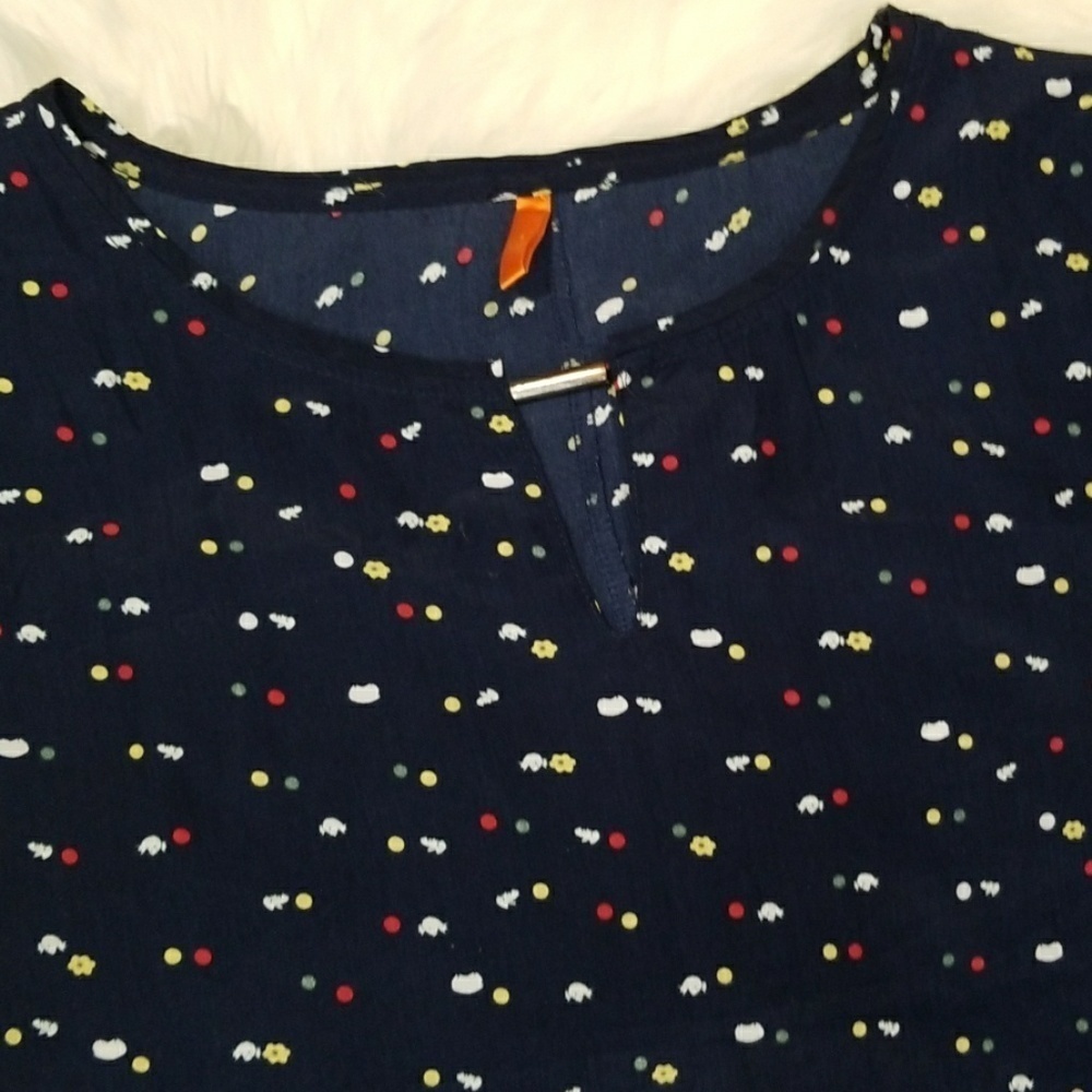 Flutter sleeve Polka Dot Blouse - Picture 2 of 7